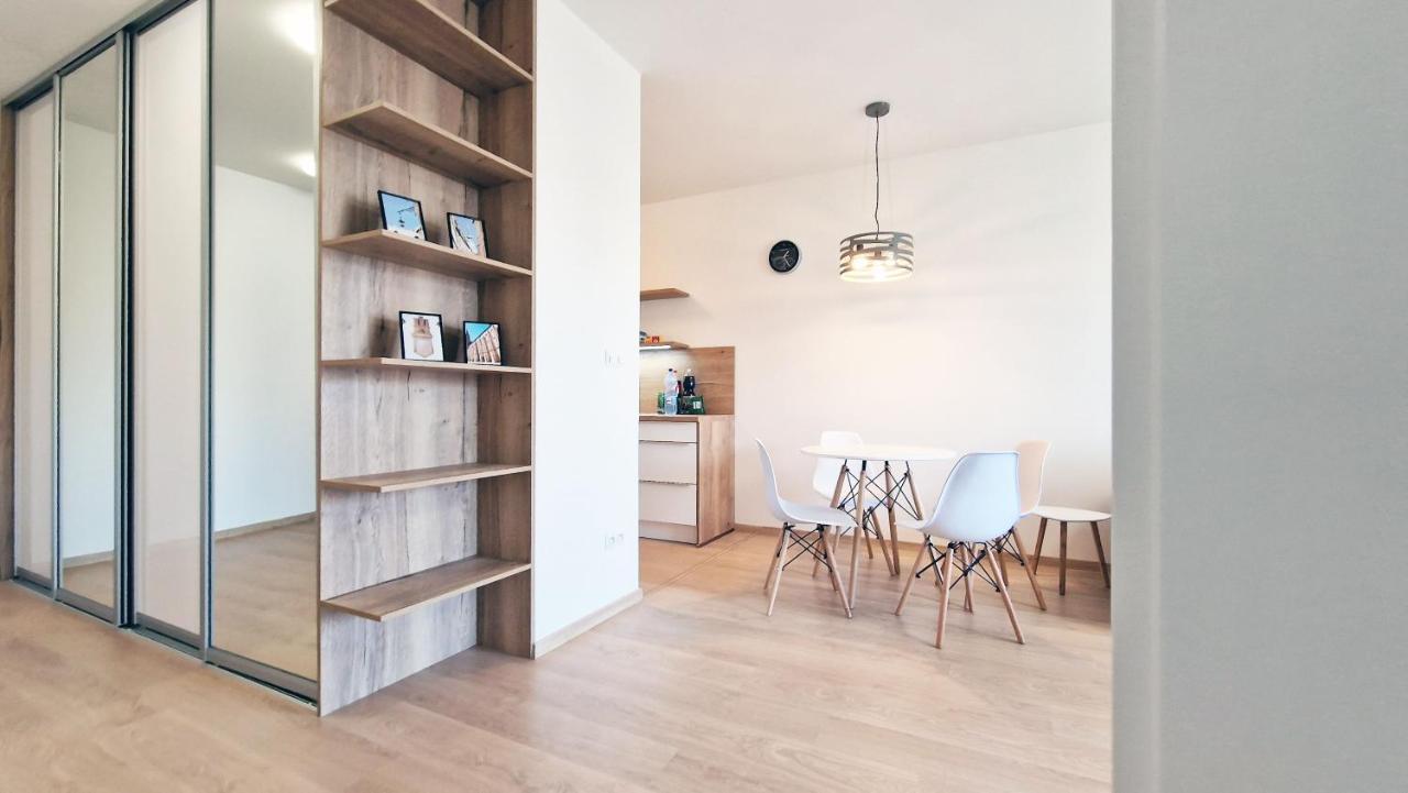 Luxo 2 Room Apartments By Bratislavatrip エクステリア 写真