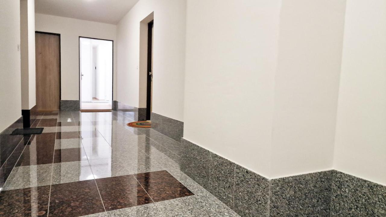 Luxo 2 Room Apartments By Bratislavatrip エクステリア 写真